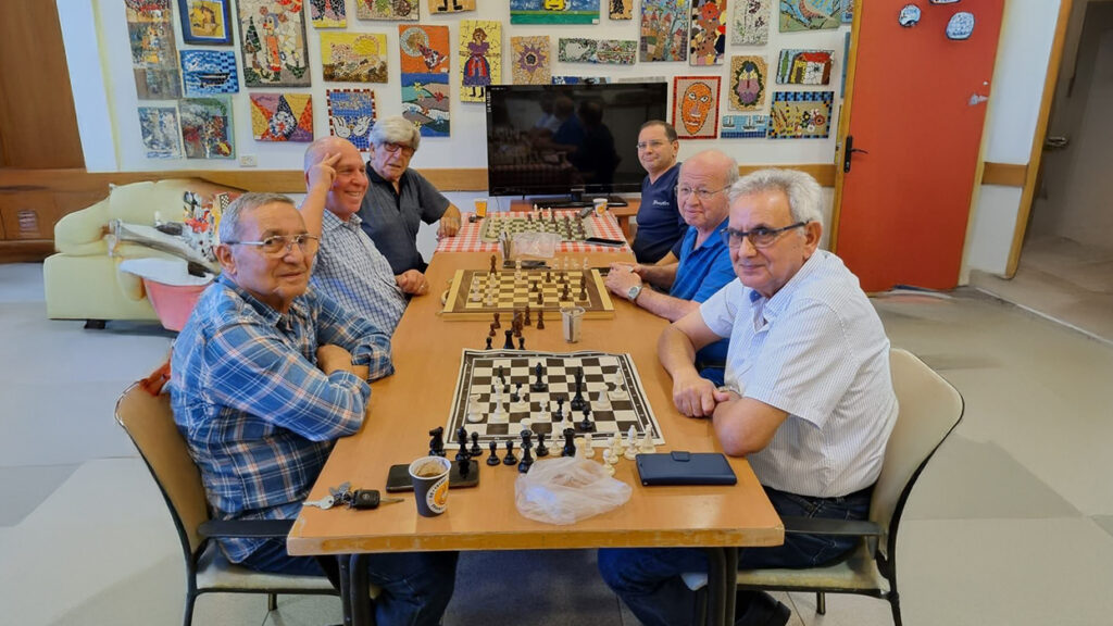 פעילות שח מט מועדון סבי הוד השרון